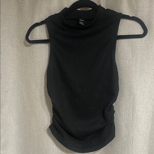 SHEIN Black Sleeveless Fitted Tank Top